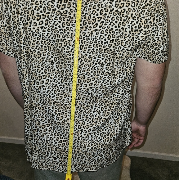 Adam Levine, animal print, short-sleeve, button up - Picture 4 of 6